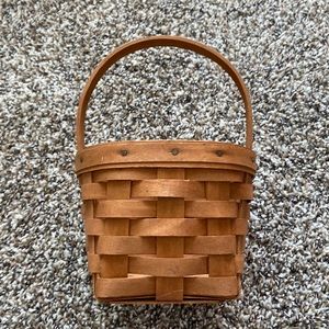 1987 Longaberger vintage round handle basket
